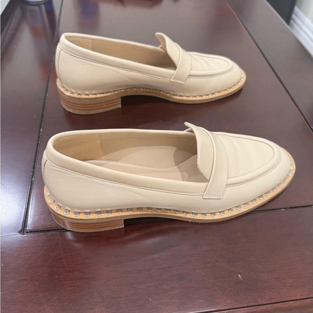 Stuart Weitzman Cream Flats with Suede Finish 8 Narrow - Picture 2 of 5